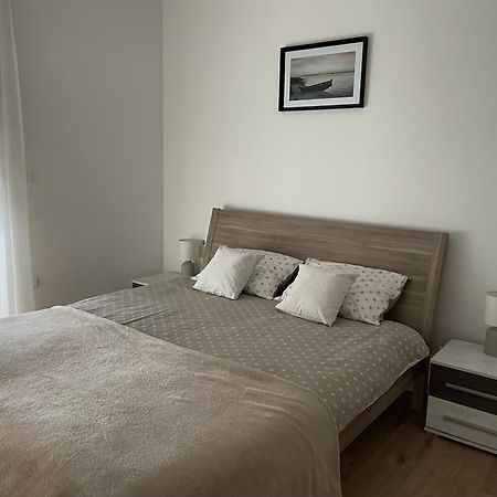 Giovanna Apartment With Terrace And Free Parking PUY Exterior foto
