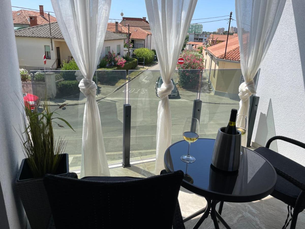 Giovanna Apartment With Terrace And Free Parking PUY Exterior foto