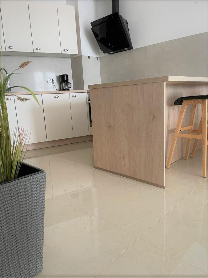Giovanna Apartment With Terrace And Free Parking PUY Exterior foto